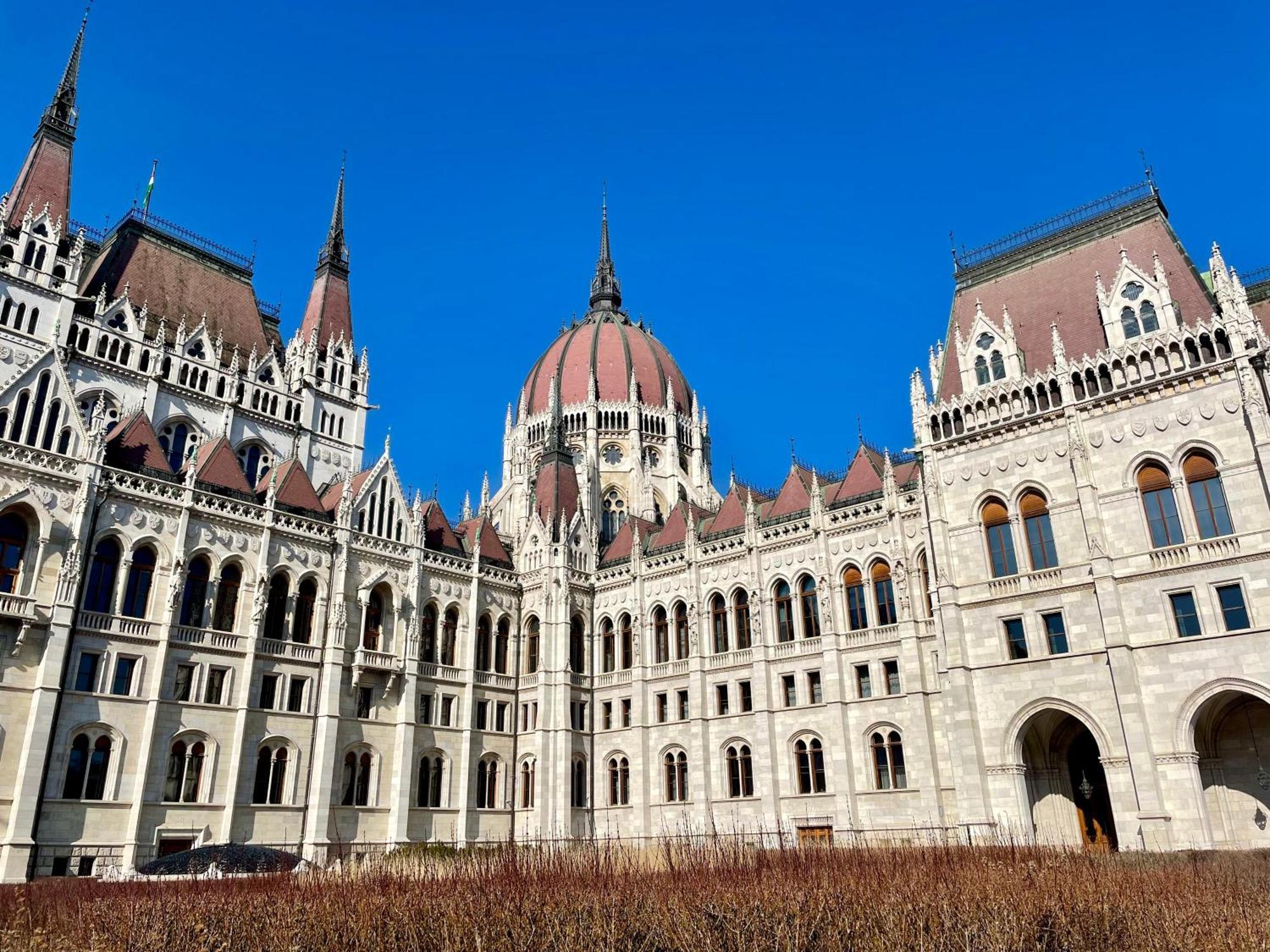 Parliament Apartment *
